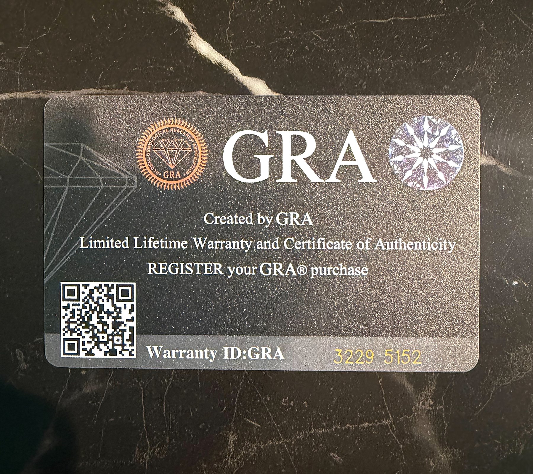 GRAの保証書カード|Warranty IDとQRコードで登録・照合できる